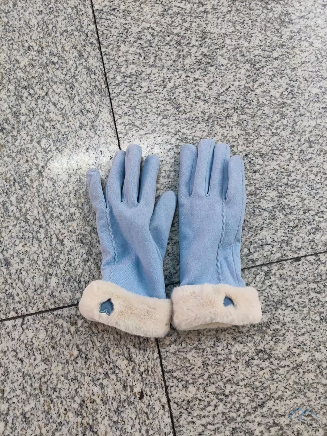 藍(lán)色手套.jpg